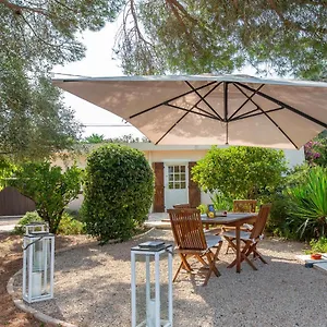 Haus Mit Garten Ueber Der Bucht Von Cannes Hébergement de vacances Vallauris