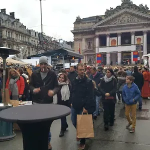Les Pieds A La Grande Place Appartement Bruxelles